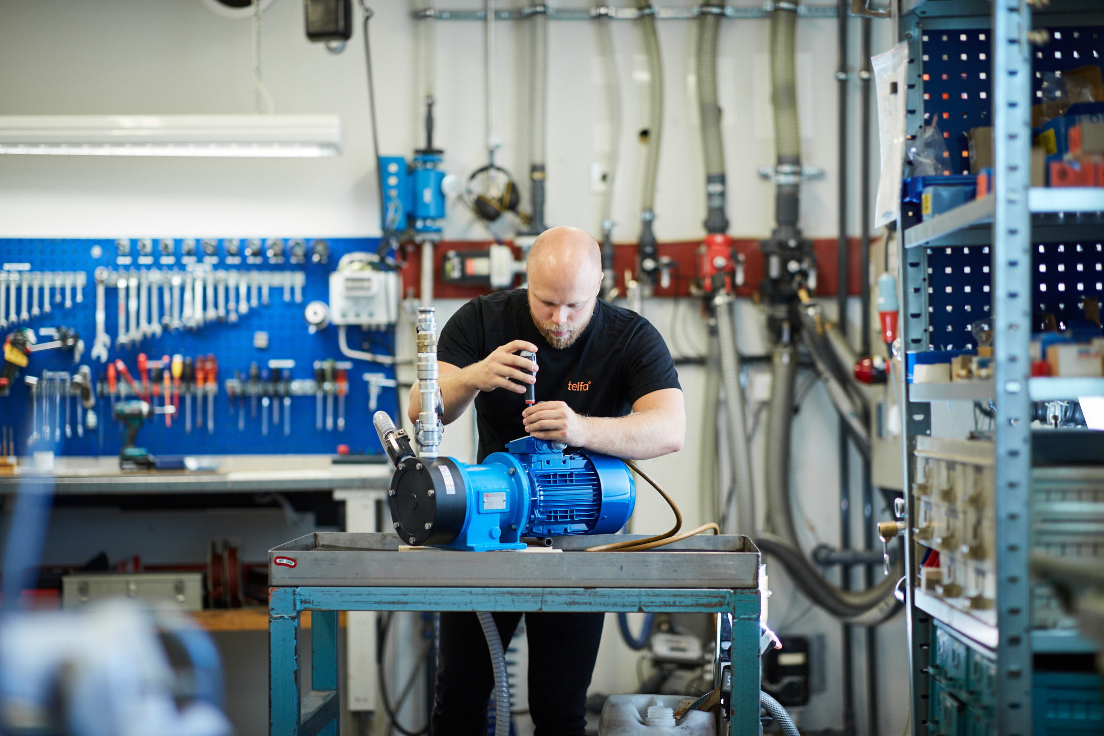 Välkommen till Telfa AB. Vi förser Sveriges industrier med pumpar och kunskap